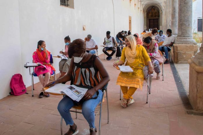 concerto di due star africane per migranti a ItaStra