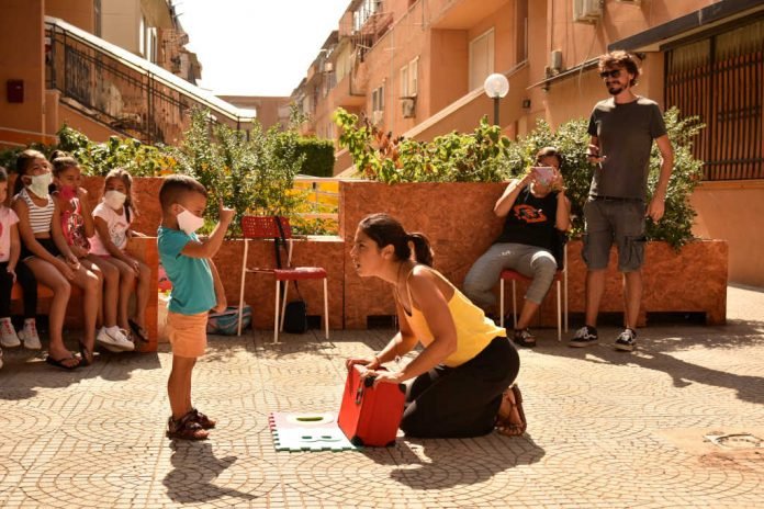 Attività di Laboratorio ZEN Insieme con i bambini del quartiere Attività di Laboratorio ZEN Insieme con i bambini del quartiere