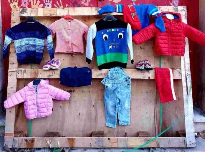 Raccolta di vestiti usati al Giardino di Madre Teresa