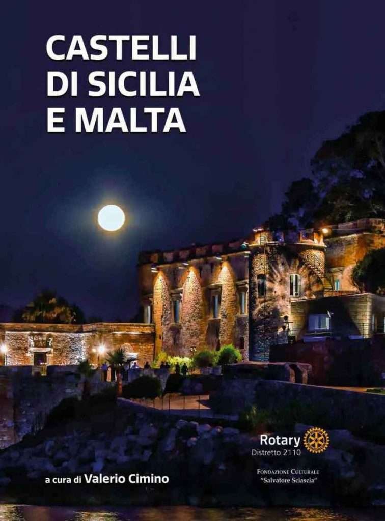 copertina volume castelli di sicila e malta