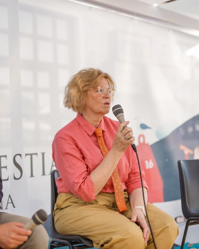 Elena Kostioukovitch (foto dalla pagina Facebook di Una marina di libri)