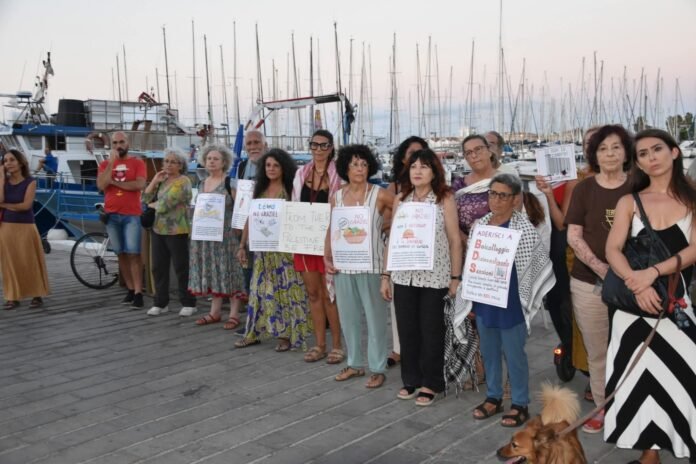 Momento della staffetta alla Cala di Palermo (foto di Gaspare Semprevivo)