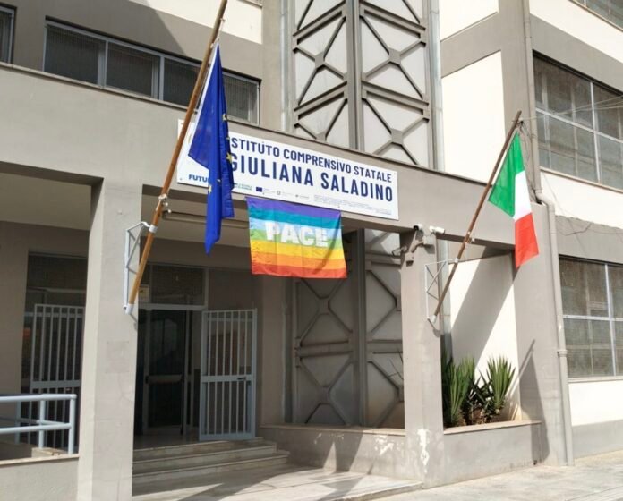 Ingresso dell'ICS Saladino