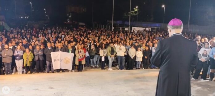 Veglia di preghiera allo Zen con gli arcivescovi Lorefice e Isacchi (foto Il Mediterraneo 24)