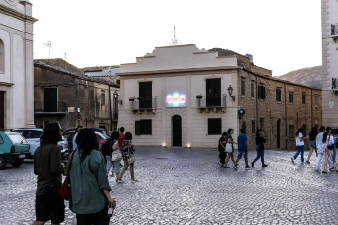 Piazza di Palazzo Adriano