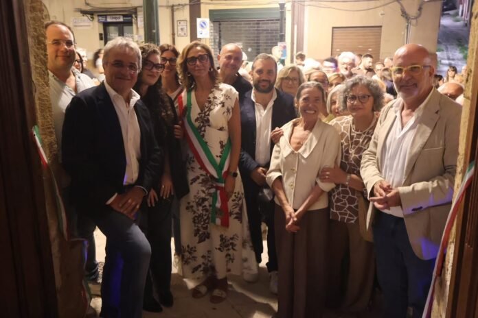 Inaugurazione mostra di Sylvie Clavel a Sambuca di Sicilia (ph. Ufficio stampa)